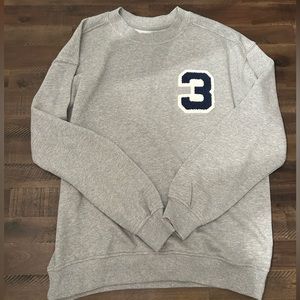 Sweatshirt